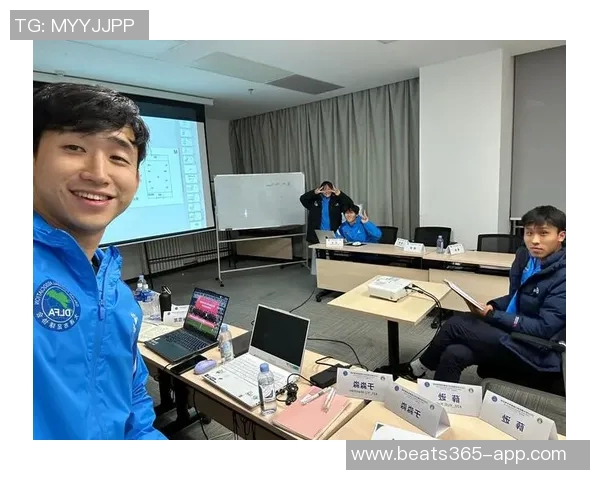 塞尔维亚教练团队深入绿军学习提升球员服务与教练协作效率 塞尔维亚教练团队深入绿军学习提升球员服务与教练协作效率