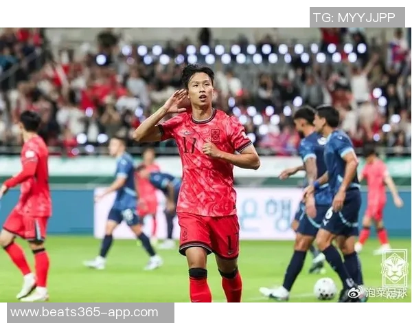 巴拉圭后卫失误助攻韩国严智星抽射破门取得领先 巴拉圭后卫失误助攻韩国严智星抽射破门取得领先